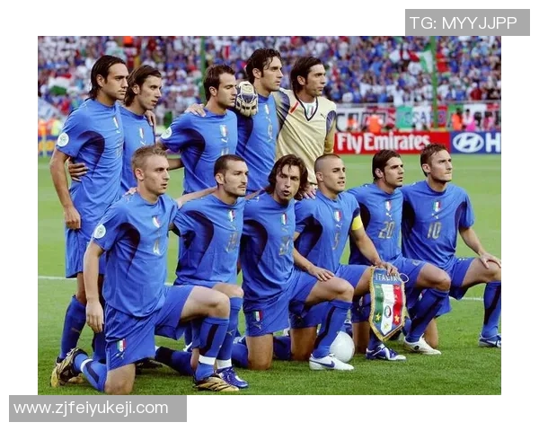 珍贵球星签名足球照片，记录传奇瞬间与光辉时刻的永恒纪念